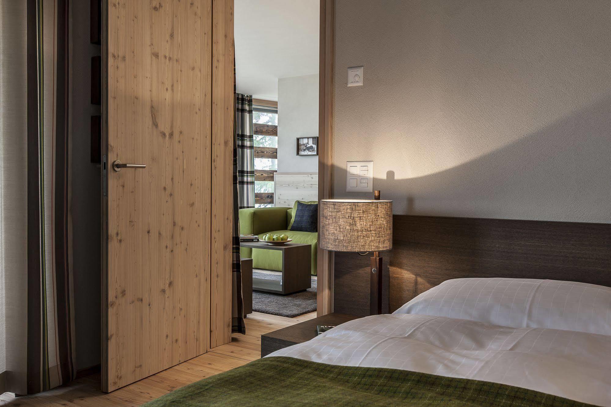 Turrabuel Aparthotel Parpan Buitenkant foto